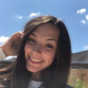 Meet your Posher, Abby